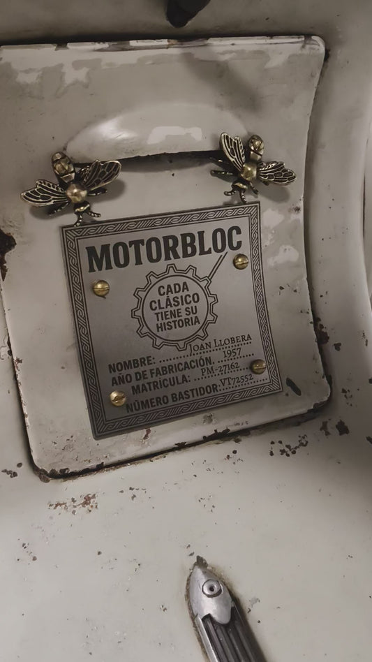 Placa Identificativa PERSONALIZADA en Acero Inoxidable 10x10 CM. Vespa Clásica, Lambretta, Coche Clásico